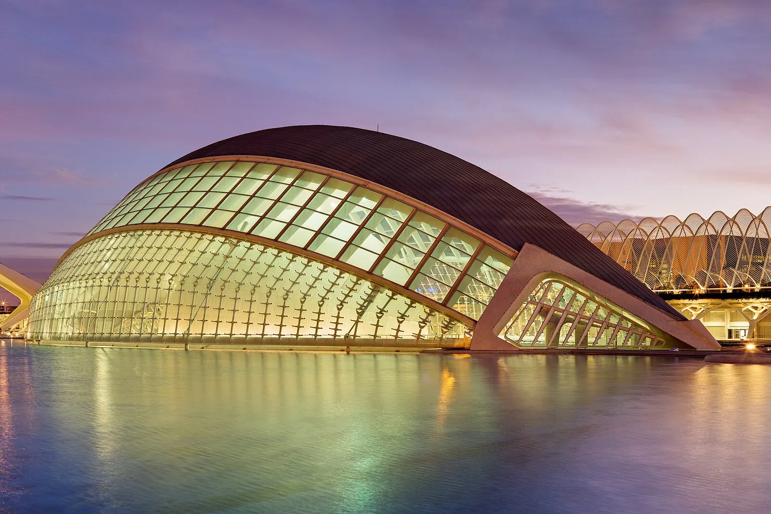 L'Hemisfèric tickets: navigating booking options for visitors