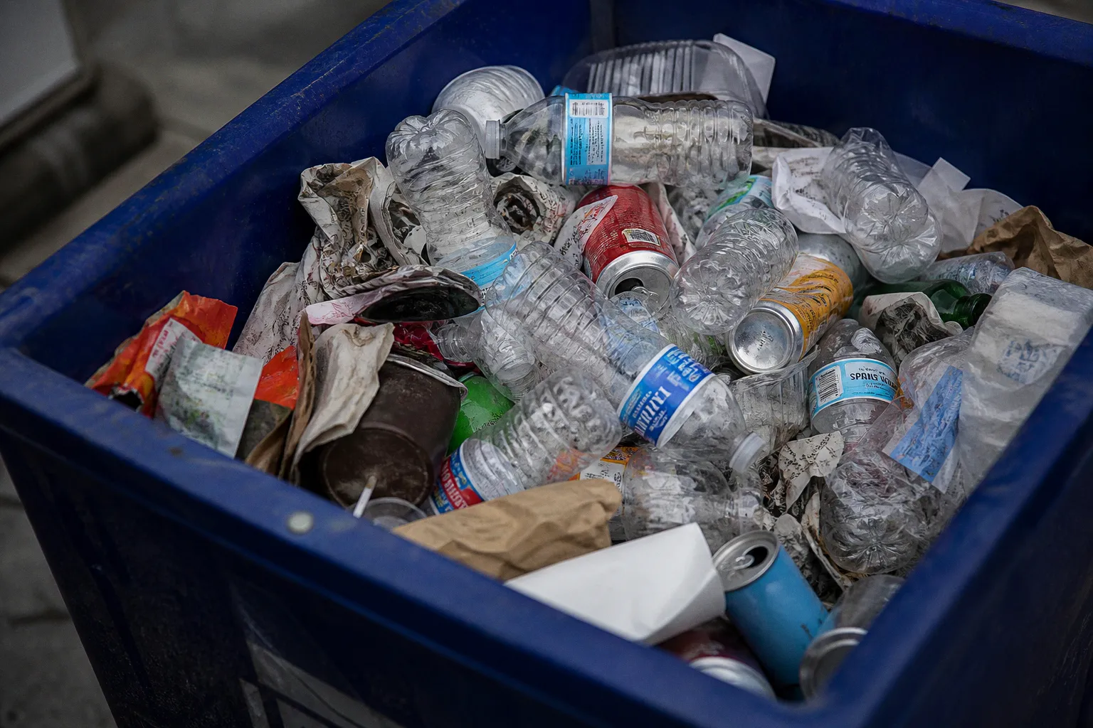 Single-stream or multi-stream recycling: cost and time traps